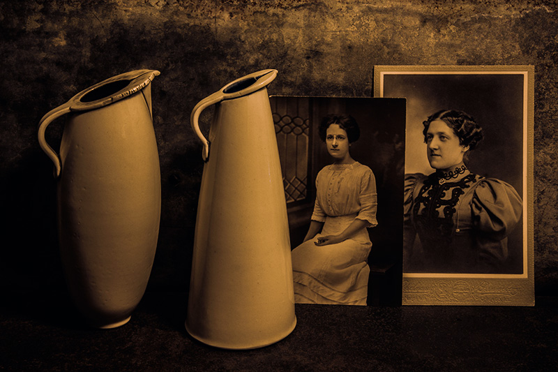 Homophones & Homographs #2: Two Pitchers & Two Pictures